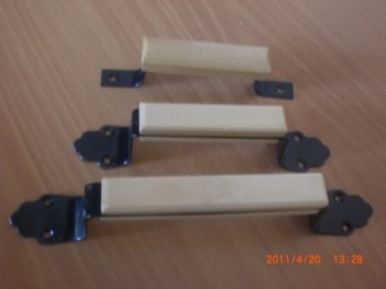 Ручка-скоба РС 140 Пл с деревянными накладками 1-0623 Ликон